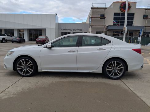 Used 2019 Acura TLX V6 SH-AWD w/ Advance Package image 2