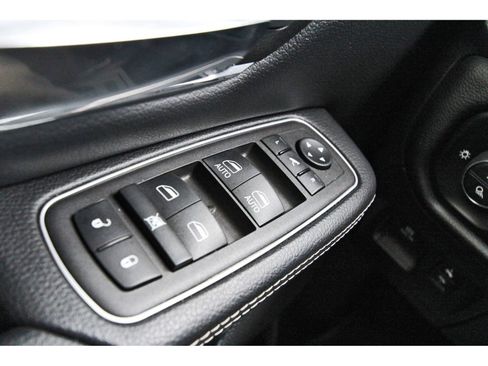 Used 2024 RAM 1500 Laramie image 19