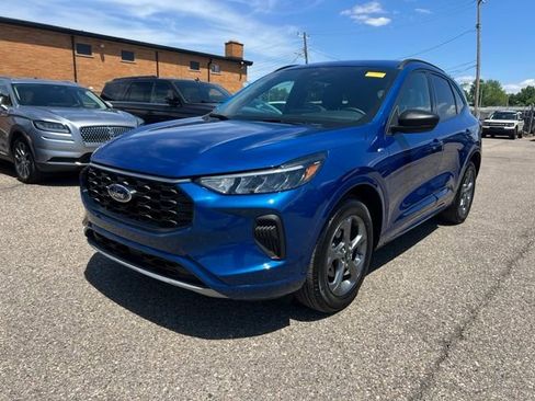 Certified 2023 Ford Escape ST-Line w/ Tech Pack #1 AWD/4WD image 27
