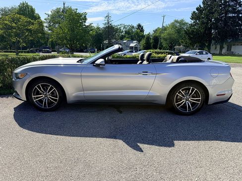 Used 2017 Ford Mustang Premium RWD image 6