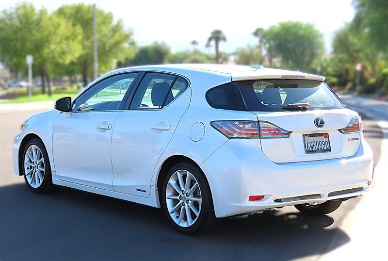 Used 2012 Lexus CT 200h Premium FWD image 4