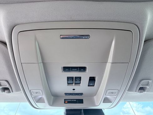 Used 2015 Chevrolet Silverado 1500 High Country w/ High Country Premium Package image 19