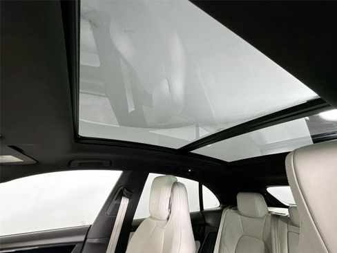 Certified 2026 Porsche Macan 4 Electric RWD image 35