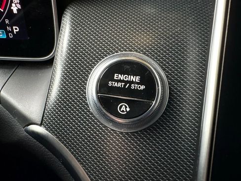 Used 2024 Mercedes-Benz GLC 300 4MATIC image 41