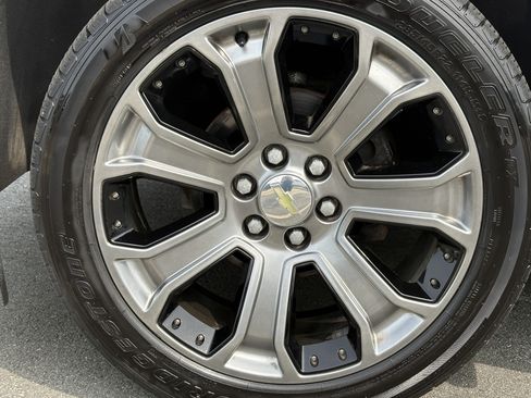 Used 2015 Chevrolet Tahoe LTZ AWD/4WD image 8