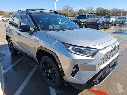 Used 2021 Toyota RAV4 XSE image 8