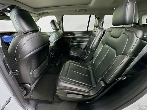 Used 2023 Jeep Grand Cherokee L Limited image 29