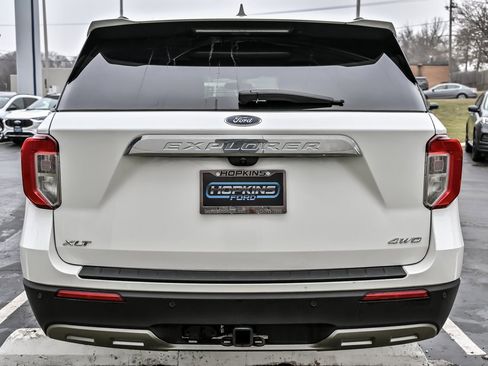 Used 2023 Ford Explorer XLT w/ Equipment Group 202A image 7