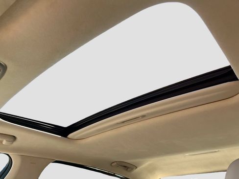 Used 2020 Genesis G90 3.3T Premium RWD image 34