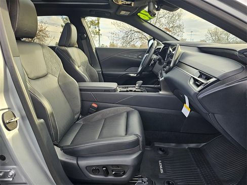 Used 2026 Lexus RX 450h Luxury w/ Convenience Package image 19