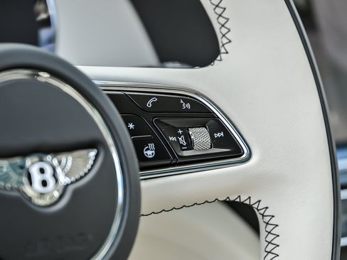 New 2026 Bentley Bentayga AWD/4WD image 26