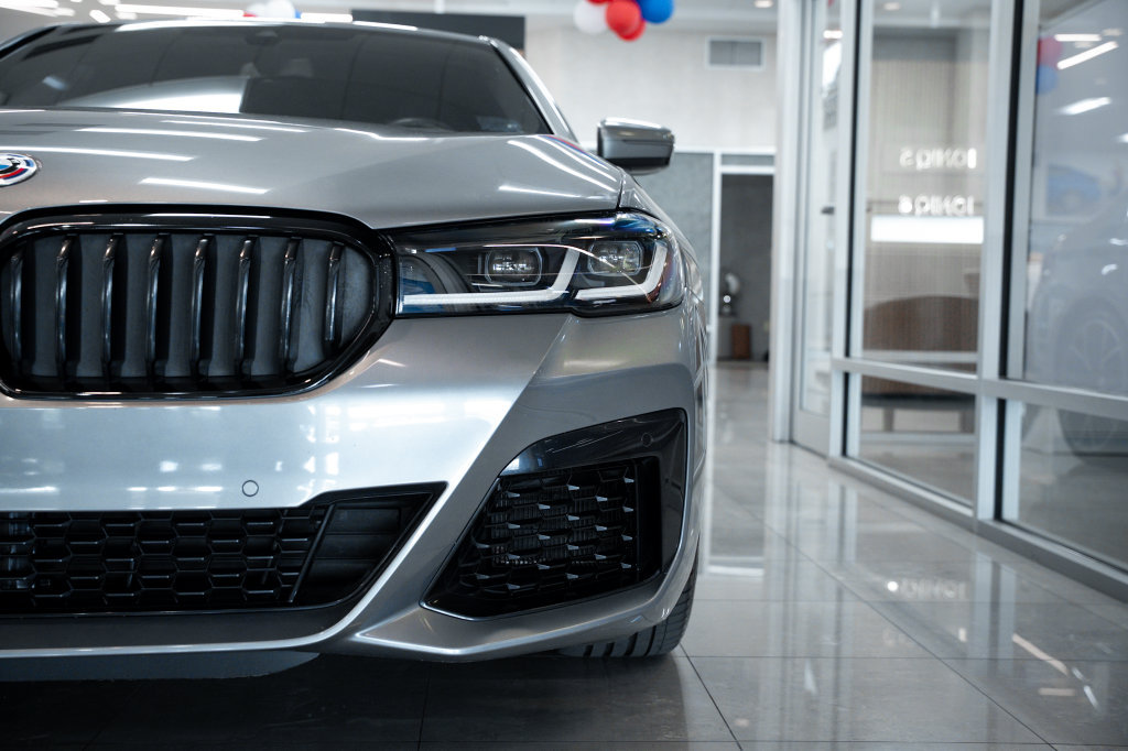 Used 2023 BMW M550i xDrive w/ Executive Package AWD/4WD image 15