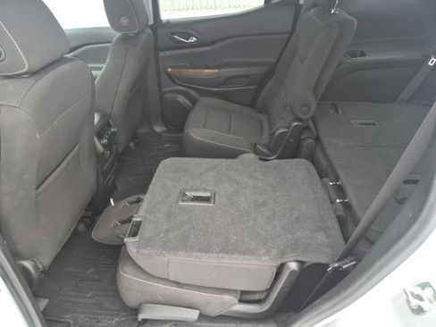 Used 2018 GMC Acadia SLE image 14