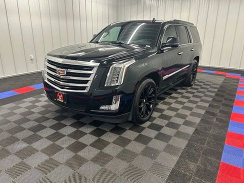 Used 2020 Cadillac Escalade Platinum AWD/4WD image 6