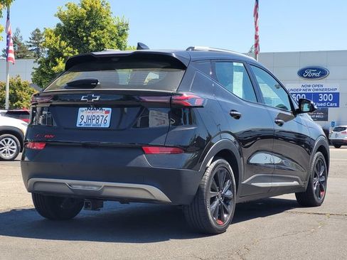 Used 2023 Chevrolet Bolt EUV Premier w/ Sun & Sound Package FWD image 6