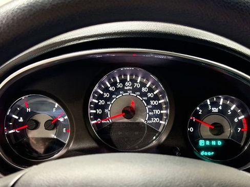 Used 2014 Chrysler 200 LX image 13