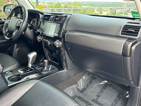 Used 2022 Toyota 4Runner TRD Off-Road Premium AWD/4WD image 8