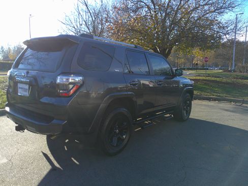 Used 2023 Toyota 4Runner SR5 Premium image 10