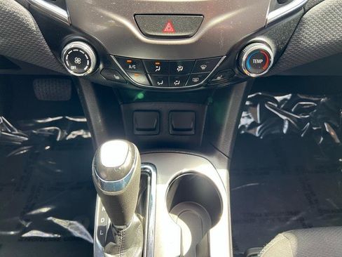Used 2018 Chevrolet Cruze LT w/ Convenience Package FWD image 15