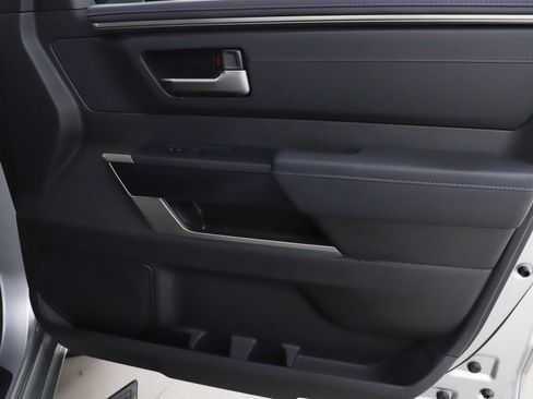 Used 2026 Toyota Sequoia Platinum AWD/4WD image 9