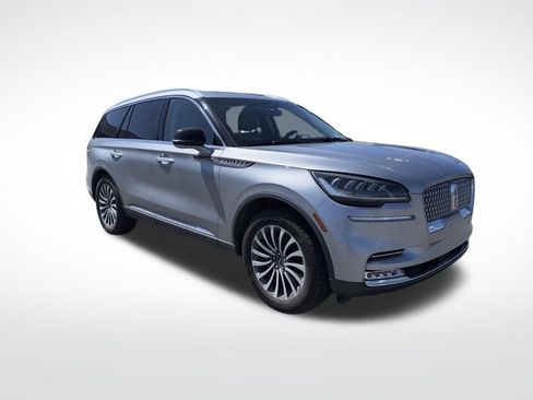 Used 2020 Lincoln Aviator Reserve w/ Equipment Group 201A image 2