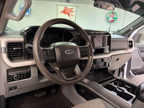 Used 2024 Ford F350 XLT AWD/4WD image 26