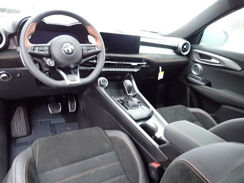 New 2025 Alfa Romeo Tonale AWD/4WD image 14