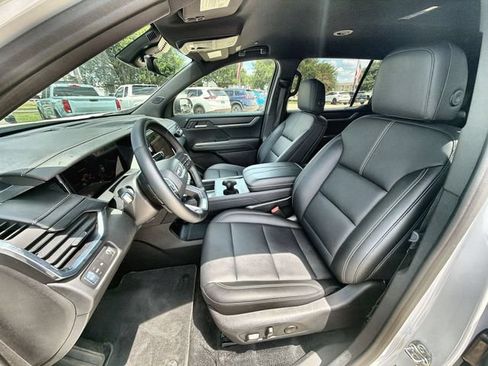 Certified 2026 GMC Acadia Elevation w/ Elevation Premium Package FWD image 18