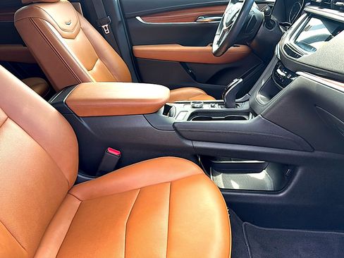 Used 2022 Cadillac XT5 Premium Luxury image 24
