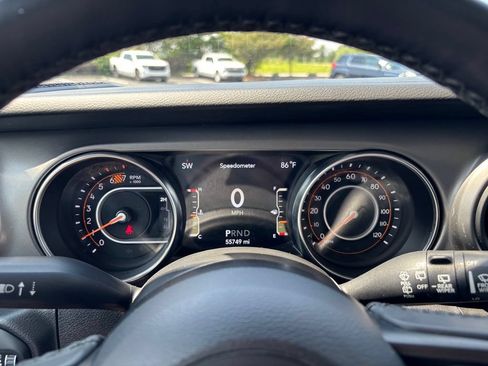 Used 2022 Jeep Wrangler Sport AWD/4WD image 32