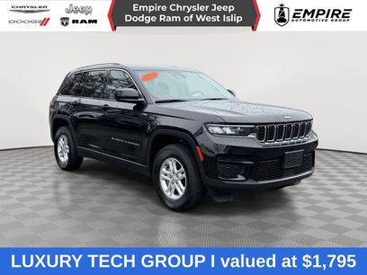 Used 2023 Jeep Grand Cherokee Laredo w/ Luxury Tech Group I