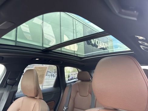 Certified 2025 Volvo XC60 B5 Plus AWD/4WD image 25