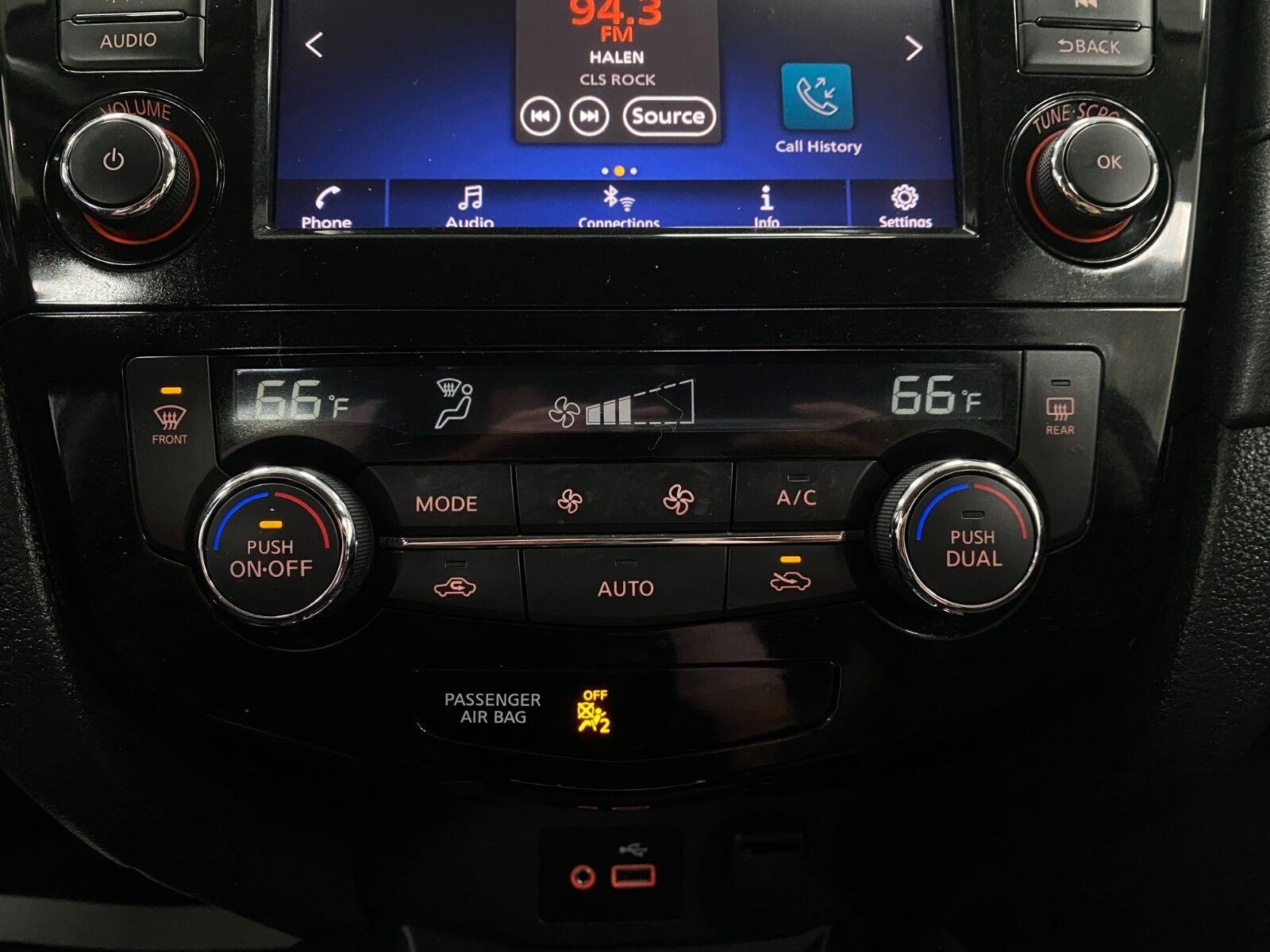 Used 2018 Nissan Rogue SV FWD image 25
