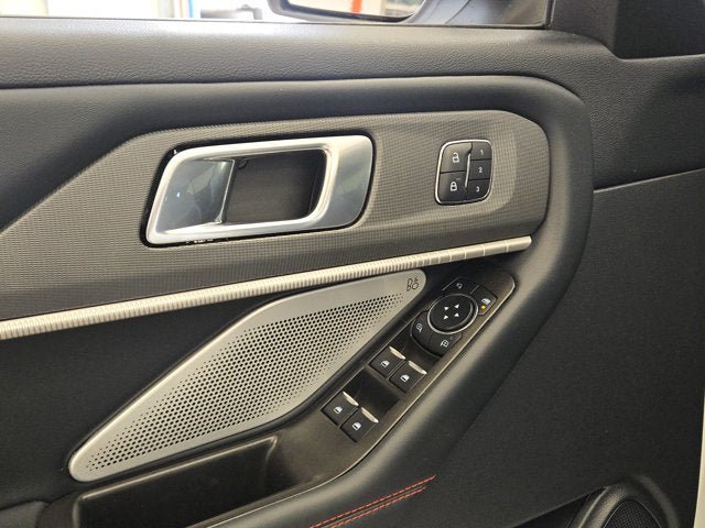 Used 2025 Ford Explorer ST AWD/4WD image 21