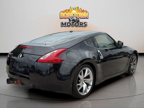 Used 2014 Nissan 370Z Touring w/ Sport Package RWD image 7