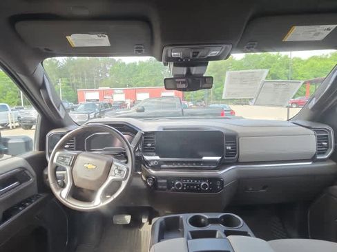 Used 2024 Chevrolet Silverado 2500 LT w/ Safety Package RWD image 5