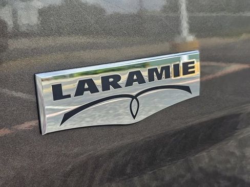 Used 2018 RAM 3500 Laramie AWD/4WD image 11