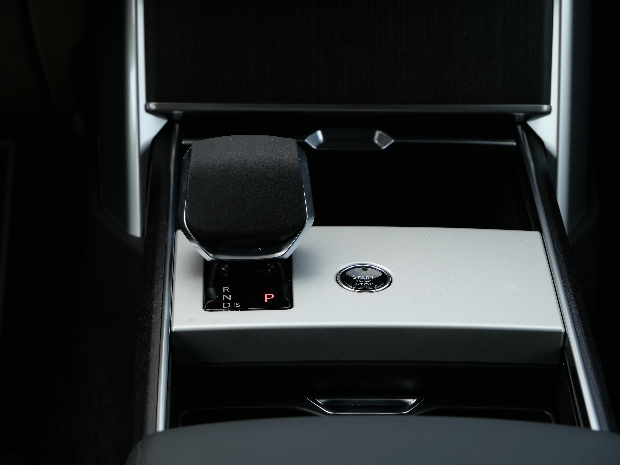 New 2026 Land Rover Range Rover SE AWD/4WD image 9