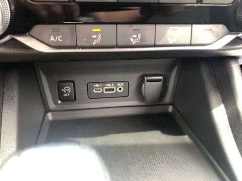 Used 2024 Nissan Sentra SV FWD image 26