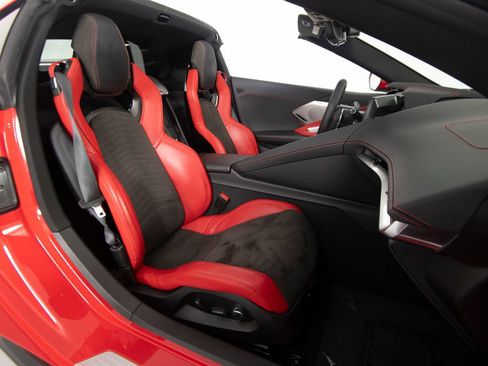 Used 2021 Chevrolet Corvette Stingray Preferred Cpe w/ Engine Appearance Package RWD image 44