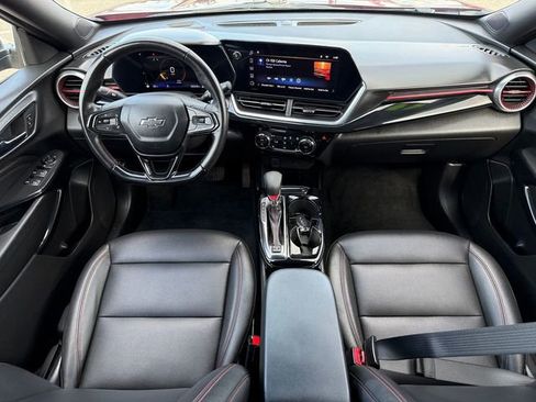 Used 2024 Chevrolet Trax RS FWD image 7