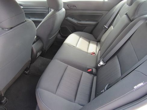 Used 2025 Nissan Altima 2.5 SV FWD image 14