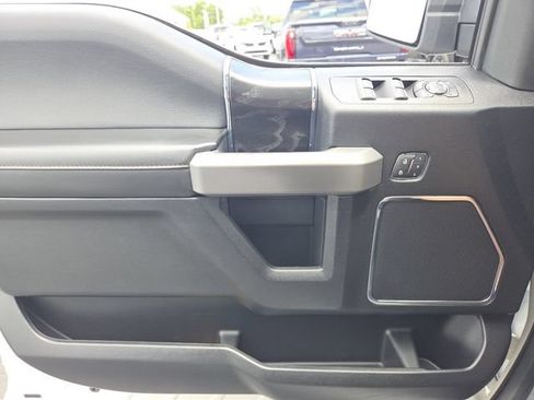 Used 2018 Ford F150 Platinum w/ Equipment Group 701A Luxury AWD/4WD image 40
