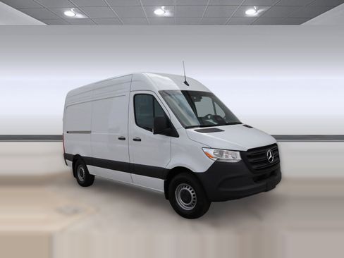 Used 2025 Mercedes-Benz Sprinter 2500 image 22