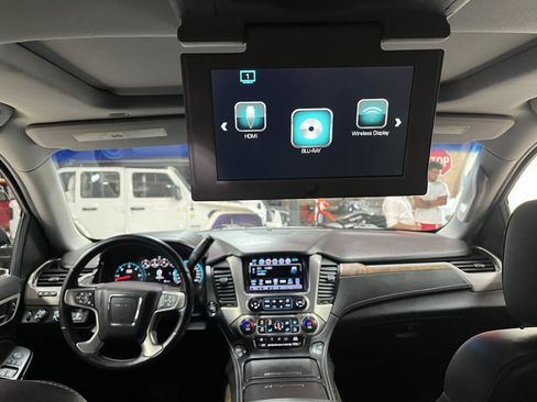 Used 2018 GMC Yukon Denali w/ Denali Ultimate Package AWD/4WD image 18
