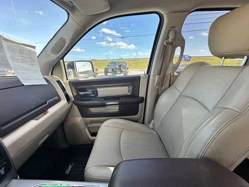 Used 2018 RAM 1500 Laramie AWD/4WD image 10
