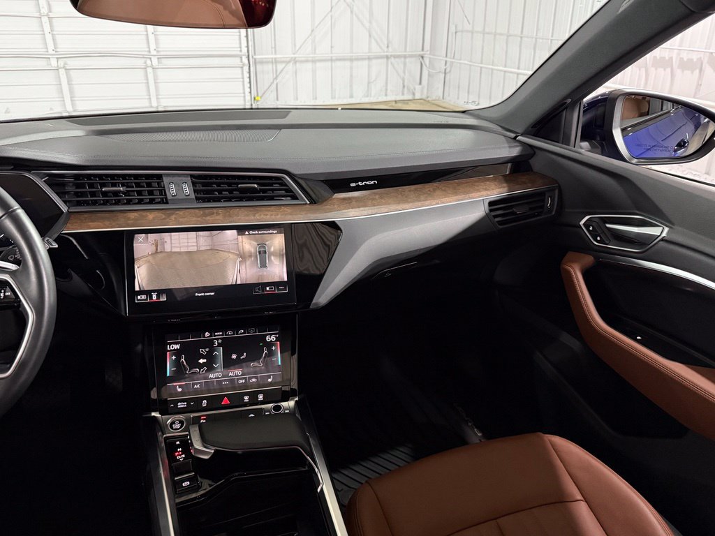 Used 2022 Audi e-tron Premium AWD/4WD image 46