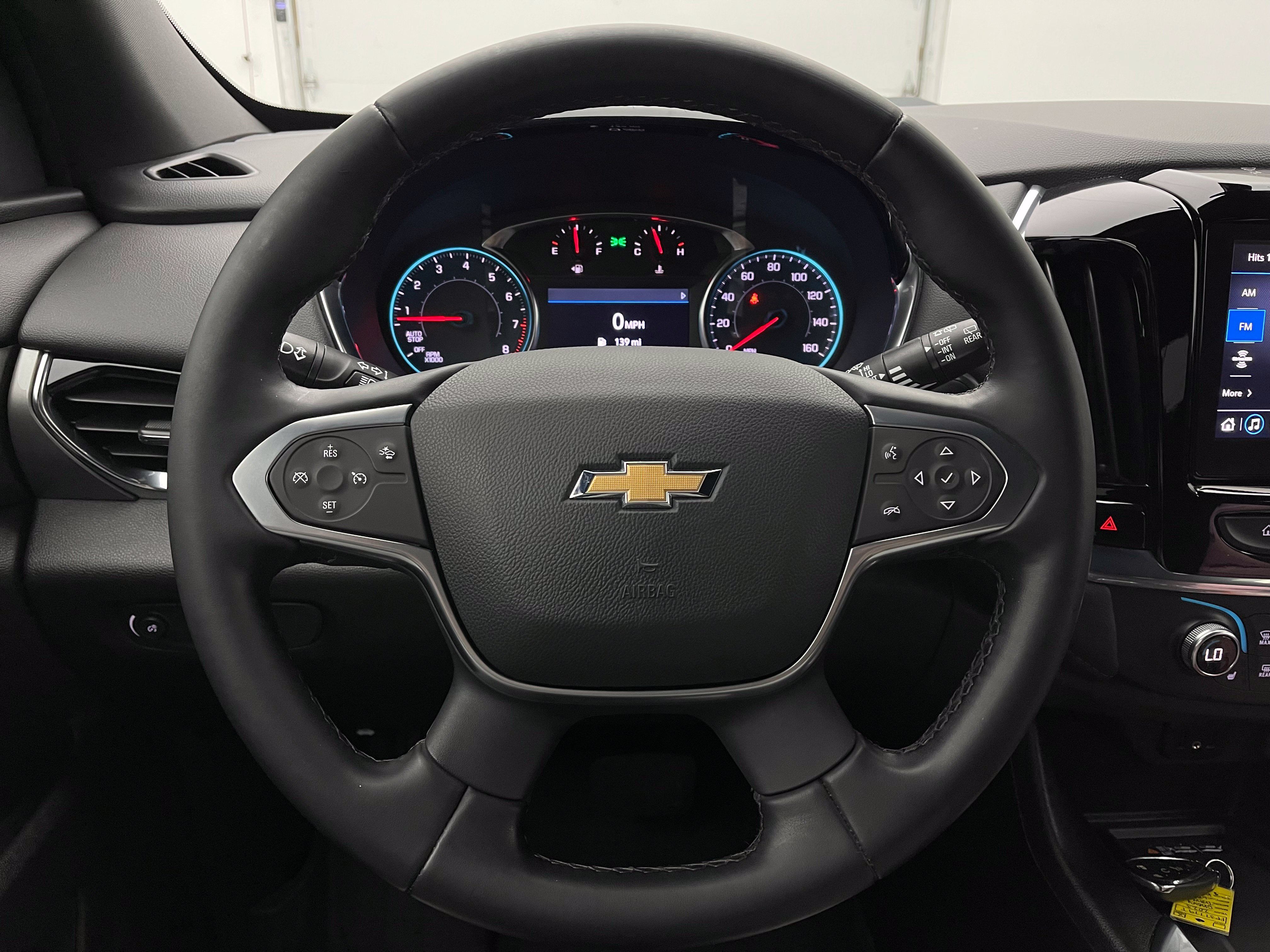 Used 2023 Chevrolet Traverse LT FWD image 19