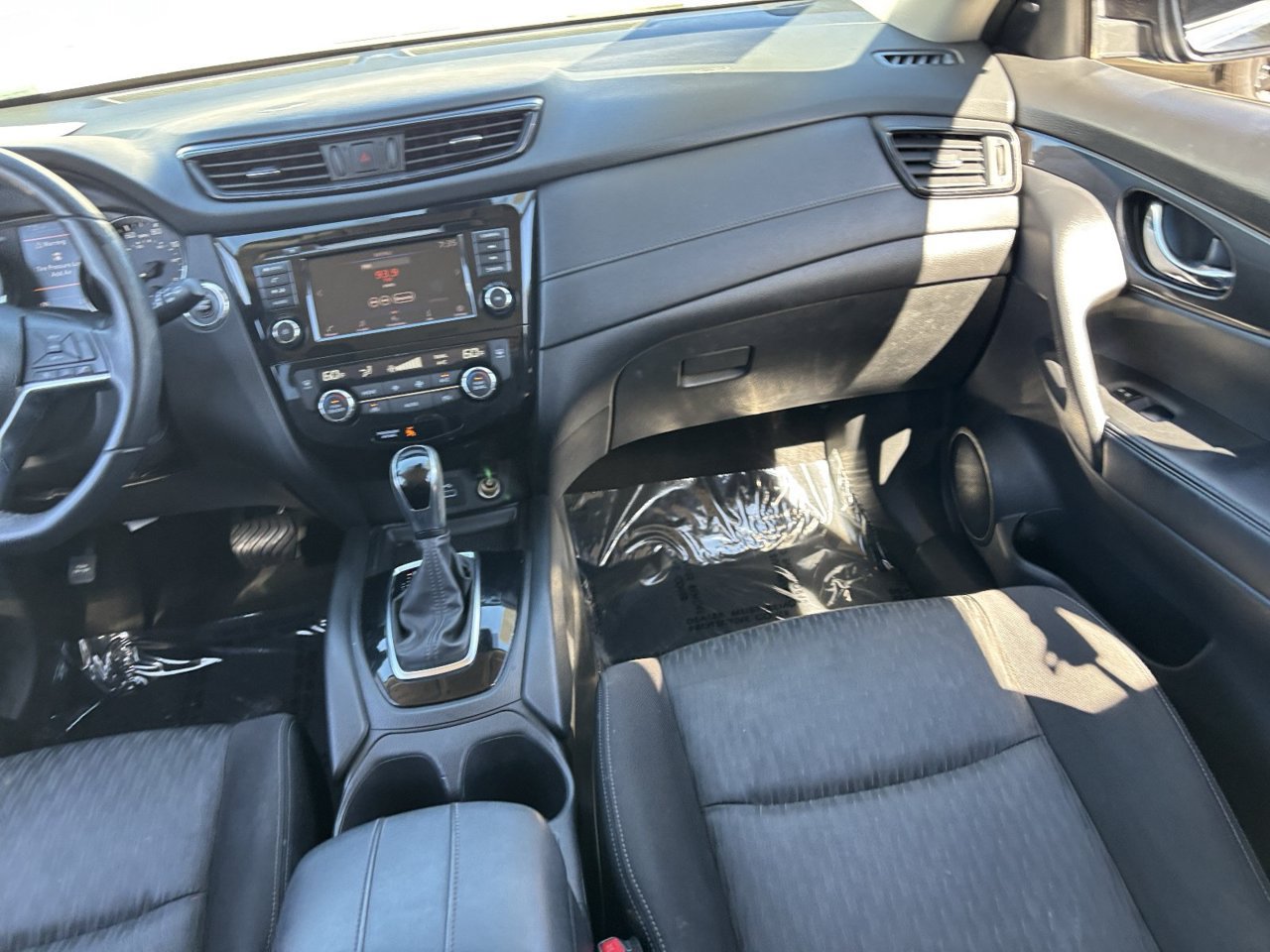 Used 2020 Nissan Rogue SV FWD image 14