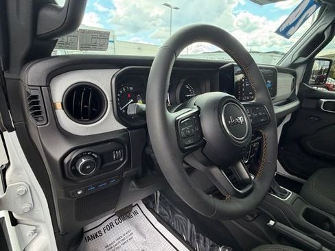 Used 2024 Jeep Wrangler Unlimited w/ Convenience Group image 34